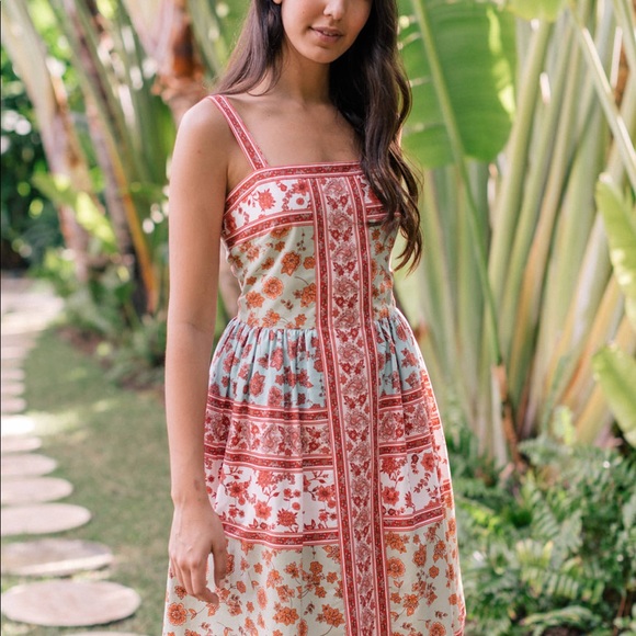 Gal Meets Glam Gianna - Picture 3 of 3